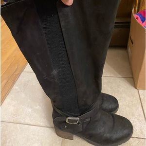 Torrid 10.5 W boots